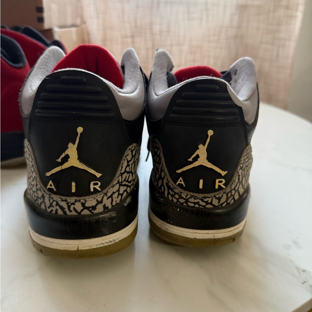 Jordan Men's Black/White/Red Retro Athletic Shoes